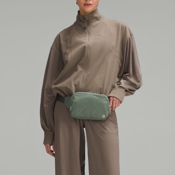 NWT Lululemon Everywhere Belt Bag Large 2L - Picture 3 of 12